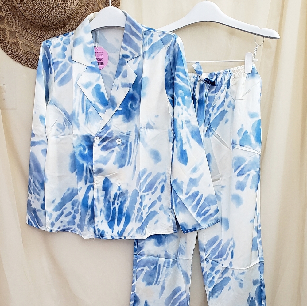 Brand new junior's pajamas set